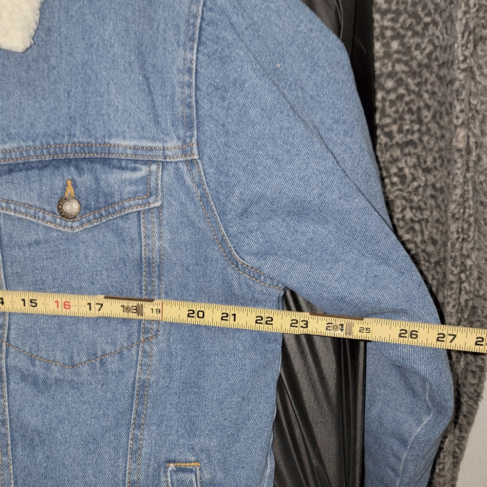 Victory Outfitters sherpa-lined denim trucker jacket. - Picture 6 of 8